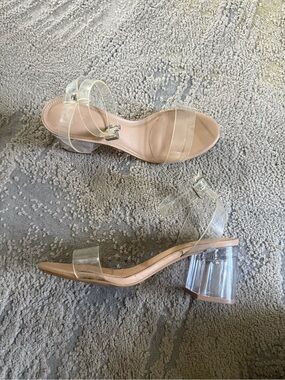 Gianni Bini New Skool clear straps heals block Heel Sandals size 7.5